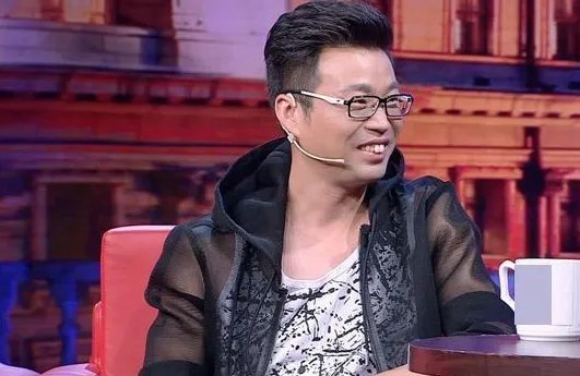 邓伦为他5次下跪,贾乃亮岳云鹏都讨好他,他是《极限挑战》里的谁?