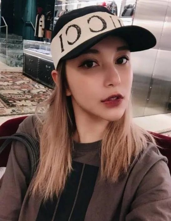 如何评价薛之谦事件中女主角李雨桐？