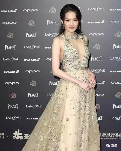 2017金马奖颁奖典礼上，谁的礼服更耀眼？