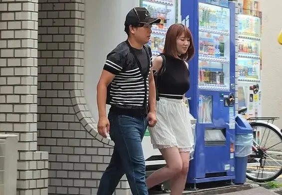 让女人感到爽的姿势：细数房事啪21种动作图