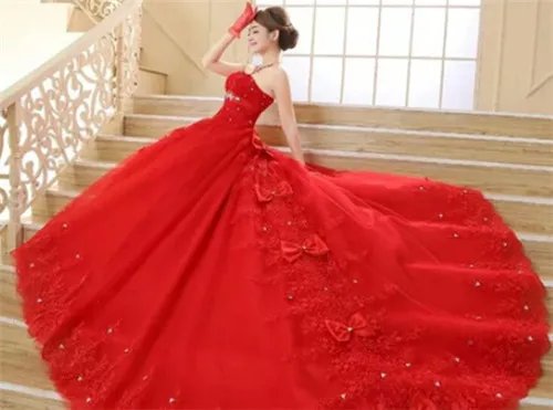 红色婚纱图片欣赏 红色婚纱赋予婚礼的意义