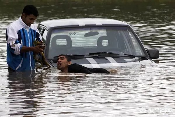 温州高档小区19楼凌晨起火,一家8口3死5伤, 你怎么看?