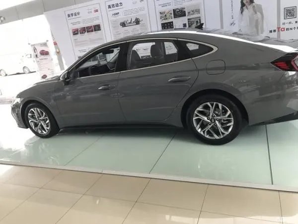 作为刚毕业的一名大学生，第十代索纳塔怎么样