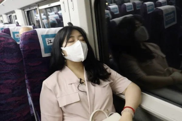 苏州女孩坐高铁来沪上班引热议，你能接受这样的通勤时间吗？