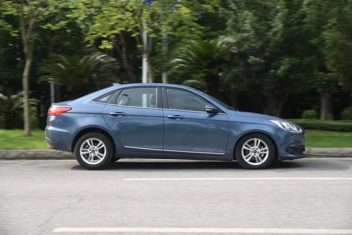 科鲁兹装什么导航好,科鲁兹导航多少钱