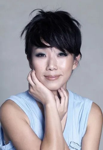 曝光林忆莲女儿照片 其靓丽相貌尽得妈妈真传