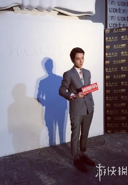 中国90后最帅女孩邢雅晨走红 帅过吴彦祖秒杀吴亦凡