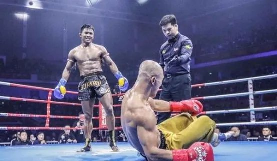 中华第一武僧一龙惨遭泰拳KO，中国功夫到底能不能真打？