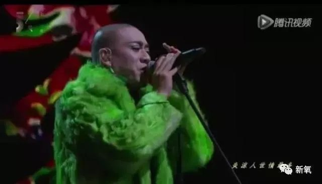 2017金马奖颁奖典礼上，谁的礼服更耀眼？