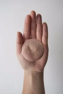 一组足以以假乱真的人皮迷你家具！