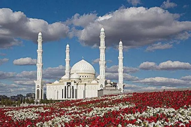 哈萨克斯坦为啥迁都？