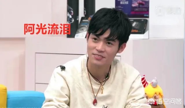 EDG被SDG打崩,Mouse在直播间流泪,网友表示真希望EDG赢,你怎么看?