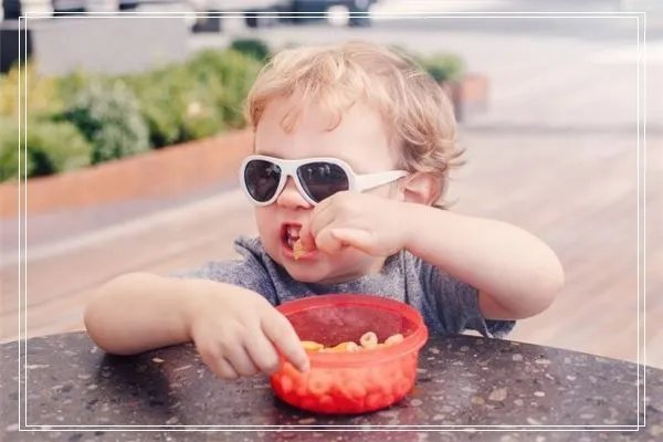 梦见一个可爱的小男孩