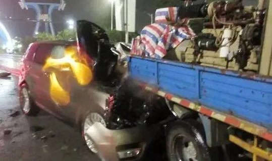 女司机开路虎连怼事件是怎么回事？