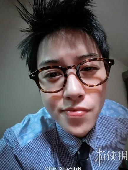 中国90后最帅女孩邢雅晨走红 帅过吴彦祖秒杀吴亦凡