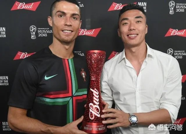 赵旭日代表中国男足参加世界杯，亲自为葡萄牙球星C罗颁奖，你是怎么样看的？