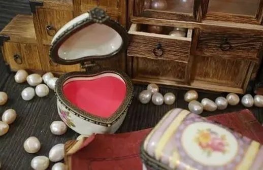 古代的胭脂是什么时候出现的？什么朝代发展最为鼎盛？