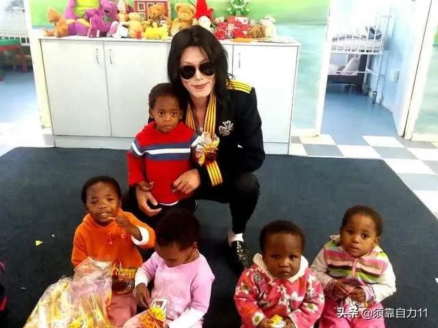 迈克尔杰克逊的一生和哪些明星合作过？