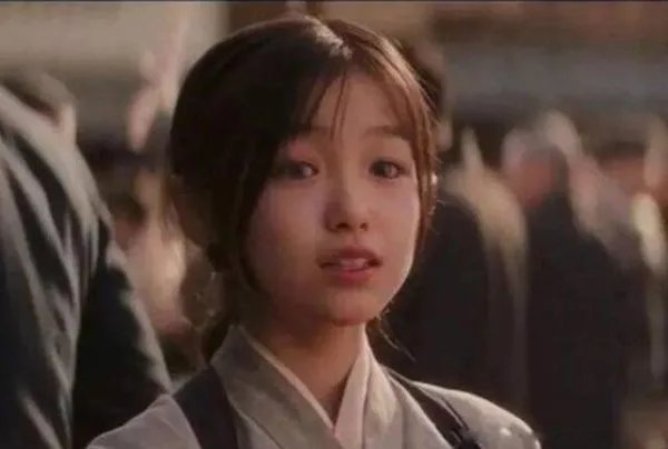 小千代图片长大后 和小时候照片对比简直是两个人