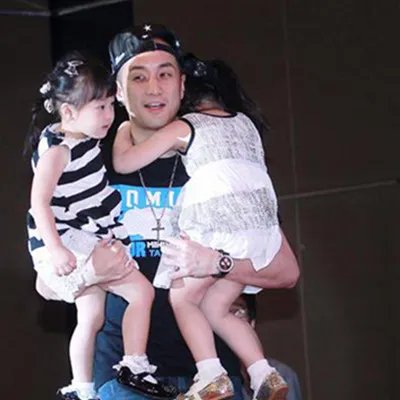 唐志中老婆小咪张庭婕年龄 女儿香香蜜蜜大曝光