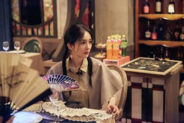 《密室大逃脱》节目组就杨幂受伤一事致歉，此事给予了其他综艺哪些警示？