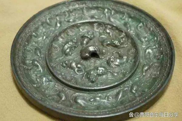 古代铜镜真的能照人吗？照出来的人像是什么样子的？