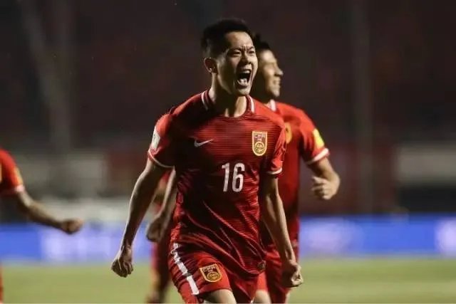 国足胜卡塔尔|我们出!线!啦!!!