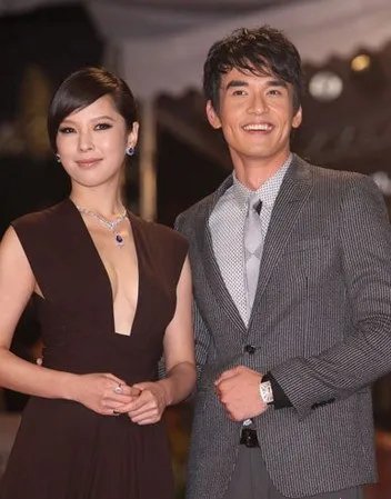 杨一展吴天心关系揭秘 曾为恋人四角恋乱斗