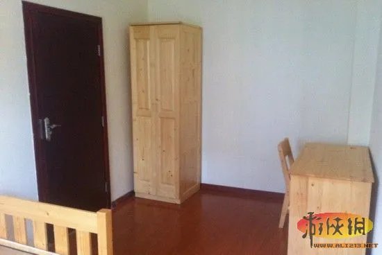 学生宿舍养鳄鱼当宠物 盘点让人眼界大开的宿舍