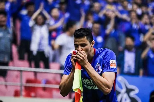 0:1输给上海申花，大连一方至今无法获得首胜的问题在哪？