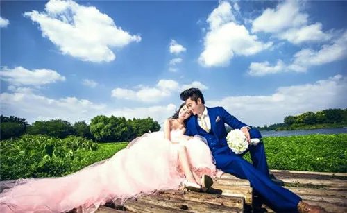 婚纱摄影拍照要注意什么 拍婚纱照怎么选衣服