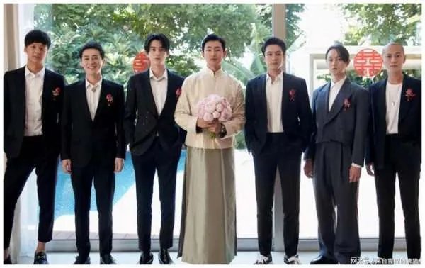 杨洋晒王彦霖伴郎团合照，都有哪些人去当王彦霖的伴郎了？