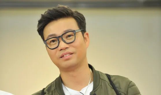 邓伦为他5次下跪,贾乃亮岳云鹏都讨好他,他是《极限挑战》里的谁?