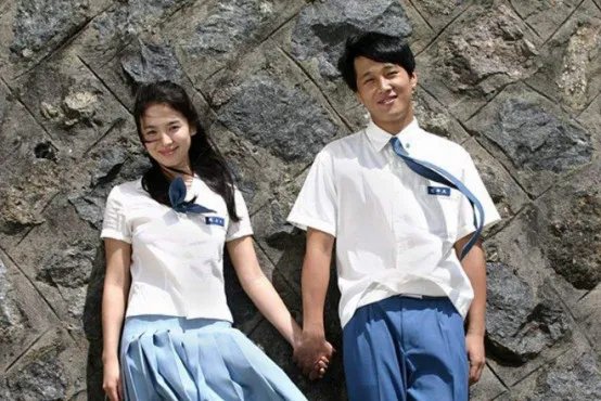 刘亚仁为什么还不入伍 刘亚仁宋慧乔澄清恋情