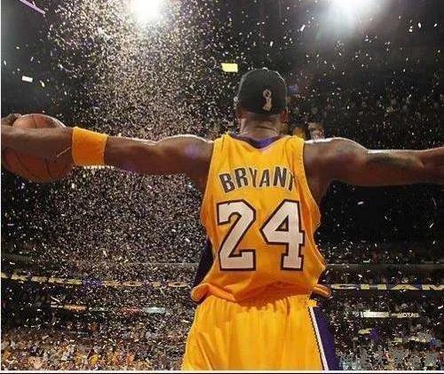 科比退役战签名地板被拍卖，起拍价是多少？