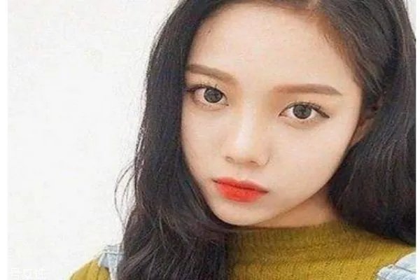 好看的长卷发发型图片 蛋糕卷发型