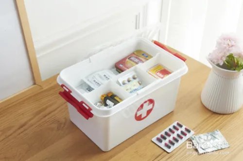 将鼠药当糖分同学，家长竟称是中成药！