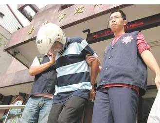 持刀挟持女友弟弟是什么原因造成的?