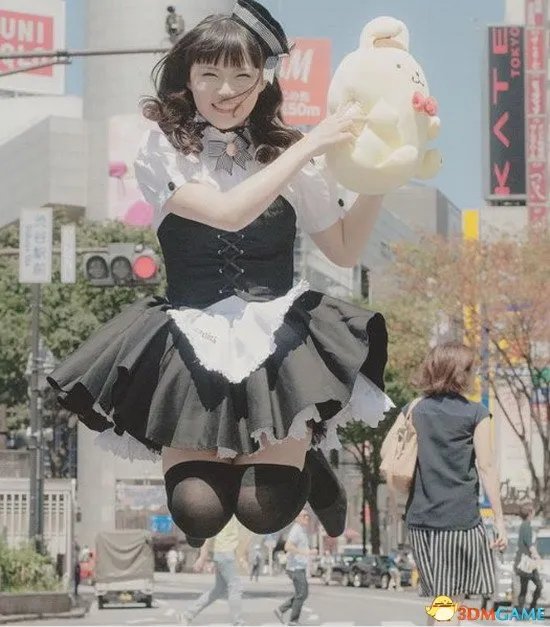 日本女仆之日大波美女晒女仆照 黑丝白丝满屏福利