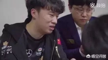 RNG两连败后“开会”场面压抑，却备受网友好评，你怎么看？