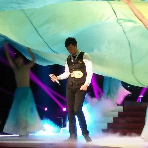 星光大道杨帆唱的歌表现突出  曝光其早年经历