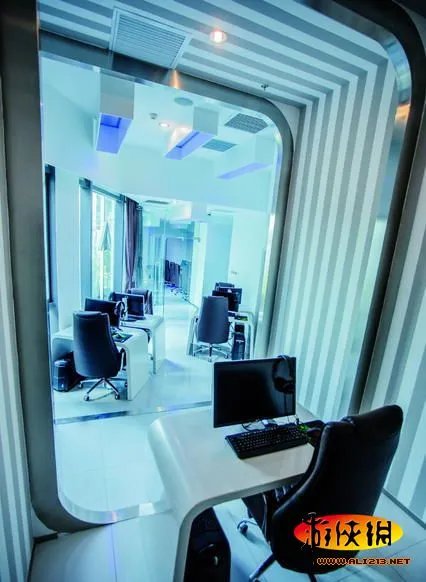 北京最土豪网吧：进门费5000元 每小时69元