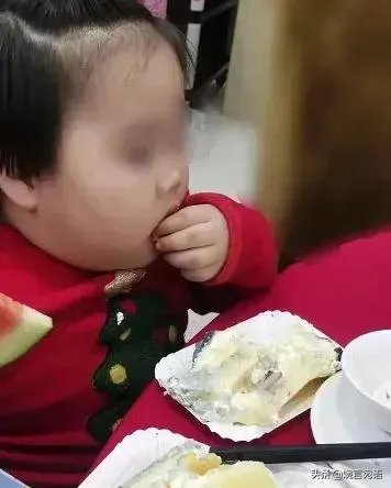 把三岁女孩喂到70斤的家长是什么心理？