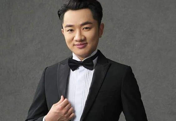 牵线芒果台与TVB合作，除了艺人的身份外，王祖蓝还有哪些隐藏身份？