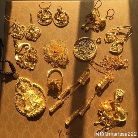 很多品牌的黄金饰品设计都非常土气,国内哪个品牌的黄金饰品设计最脱俗?
