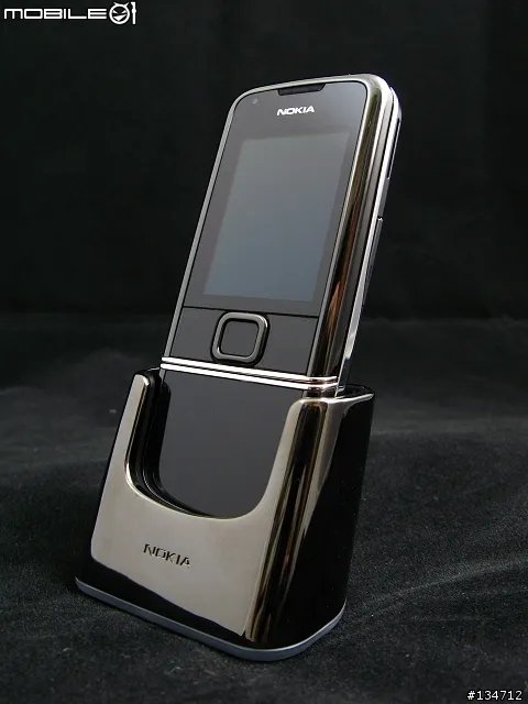 高端商务至尊 诺基亚8800Arte精美图赏