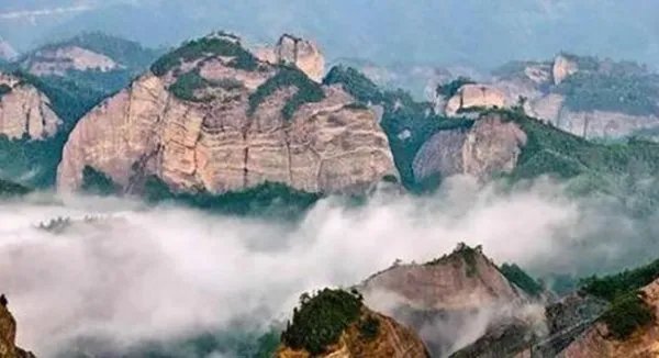 深山中发现坠毁战斗机，怎么回事？飞机从何而来？