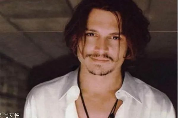 男生长发发型有哪些 男生留长发有几种发型