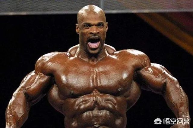 健美皇帝罗尼库尔曼最近又动手术了，难道竞技健美非得牺牲身体健康为代价嘛？