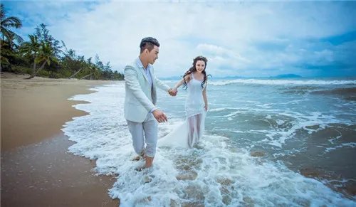 婚纱摄影拍照要注意什么 拍婚纱照怎么选衣服